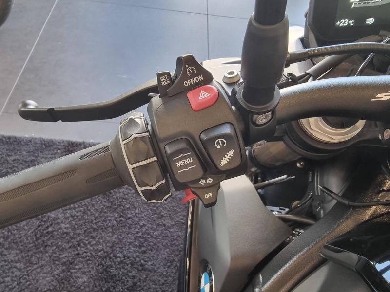 BMW S