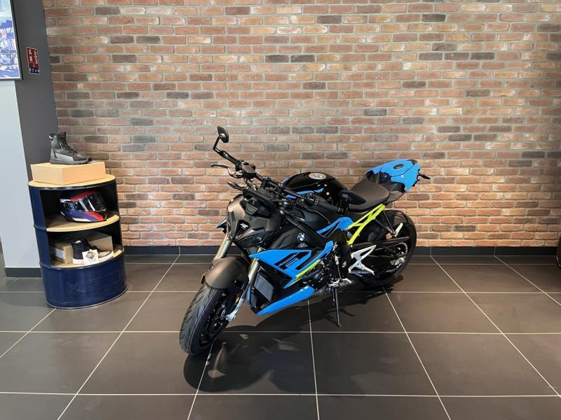 BMW S