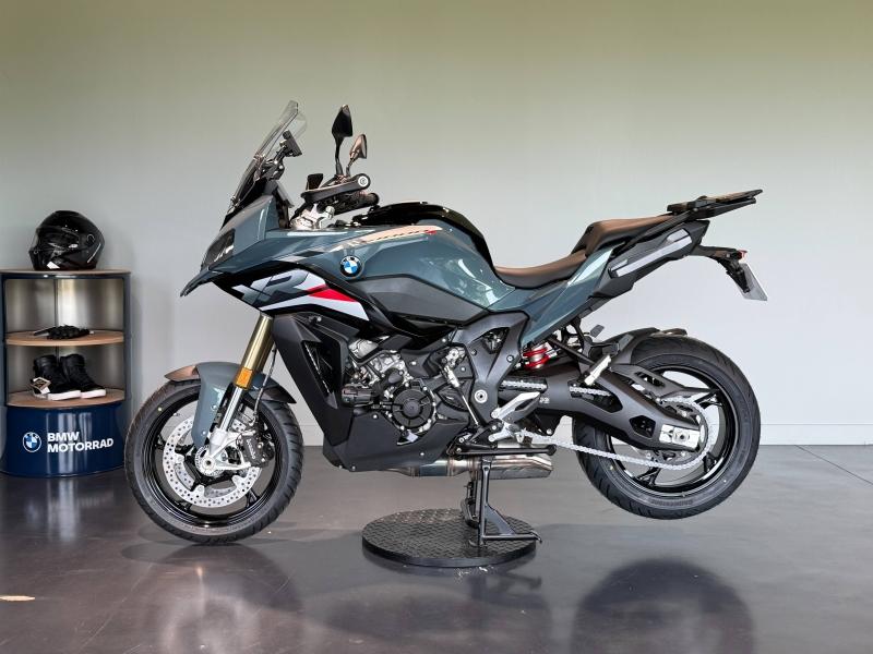 BMW S