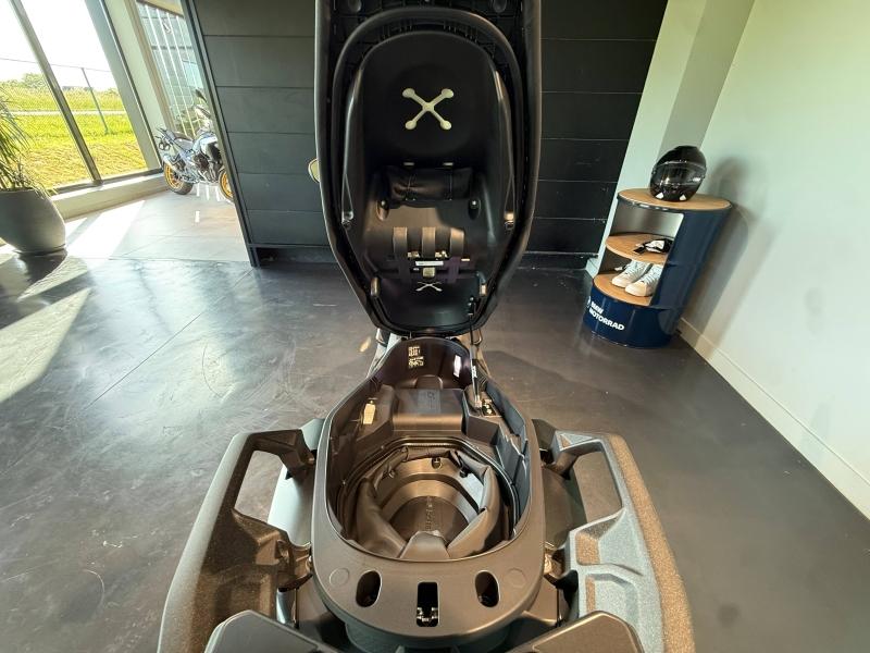 BMW C