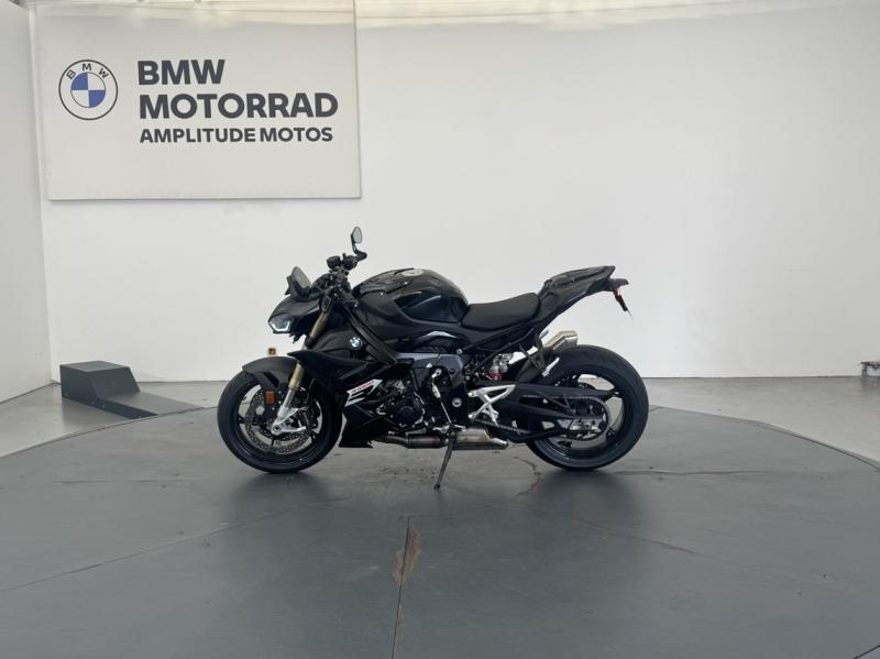 BMW S