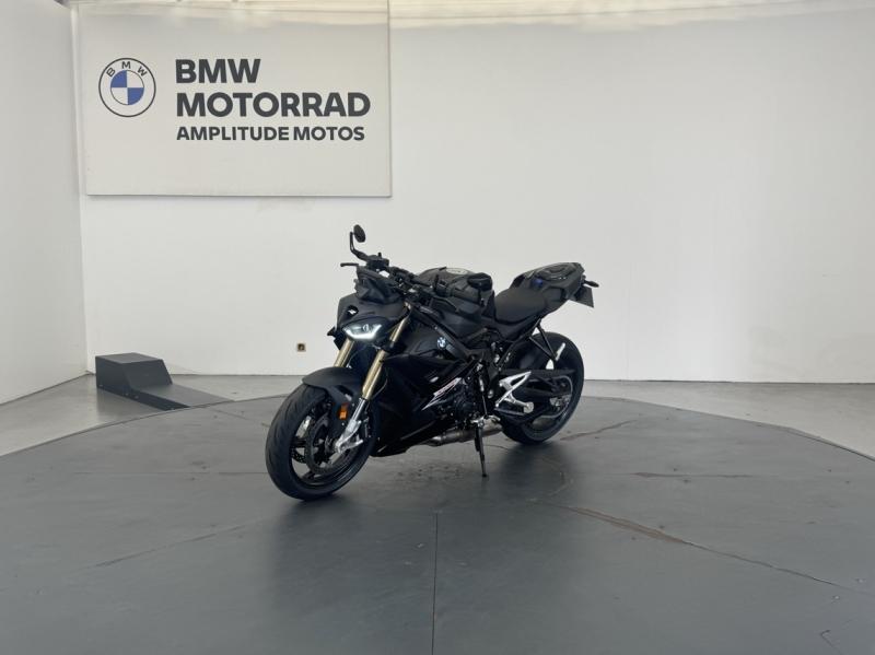 BMW S