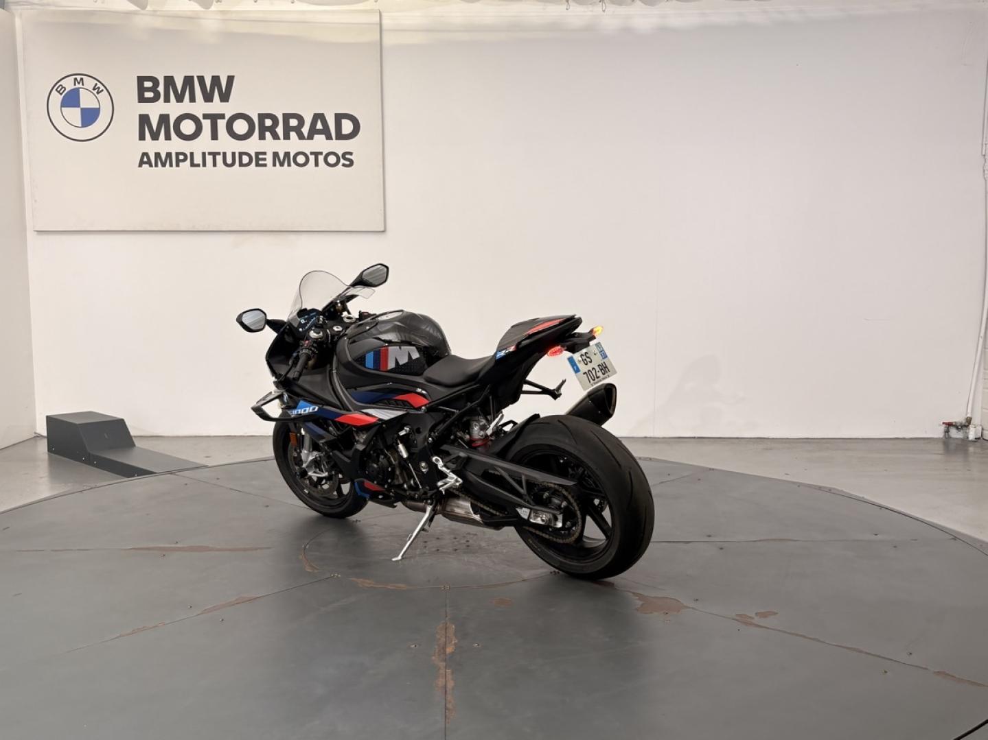 BMW S