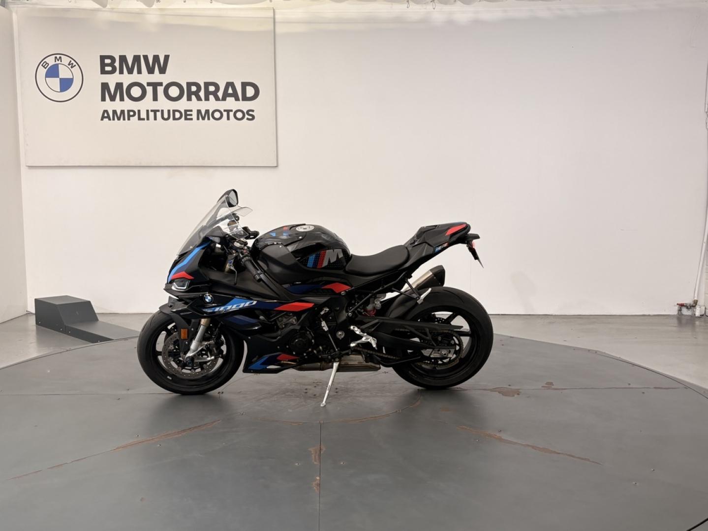 BMW S