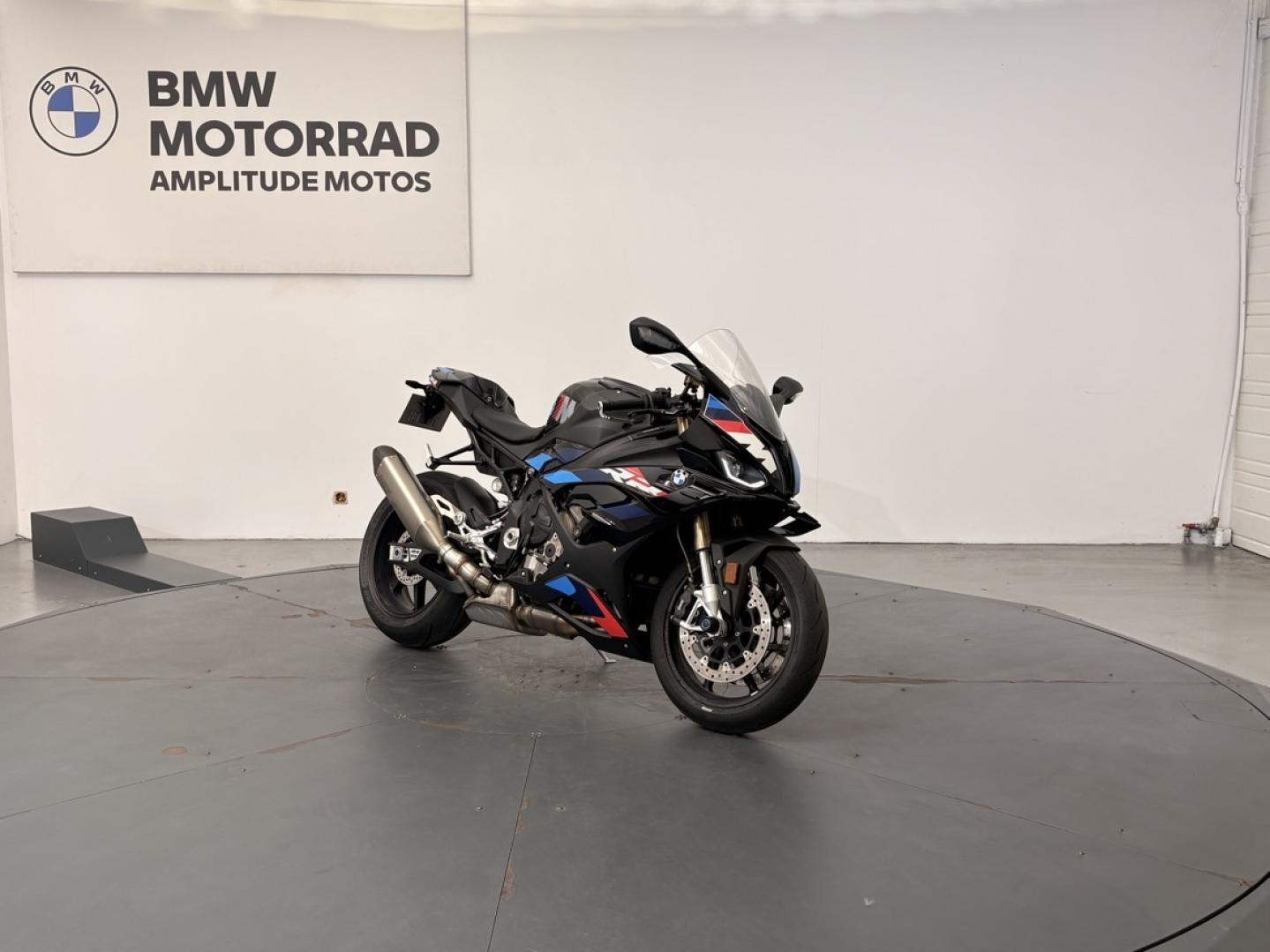 BMW S