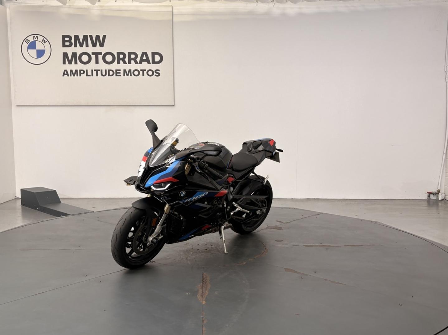 BMW S