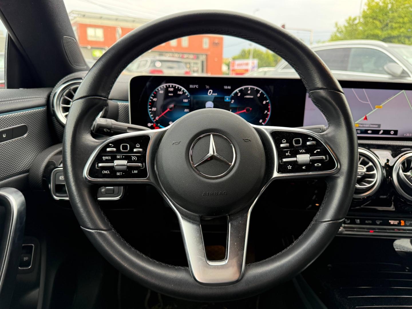 MERCEDES-BENZ CLA