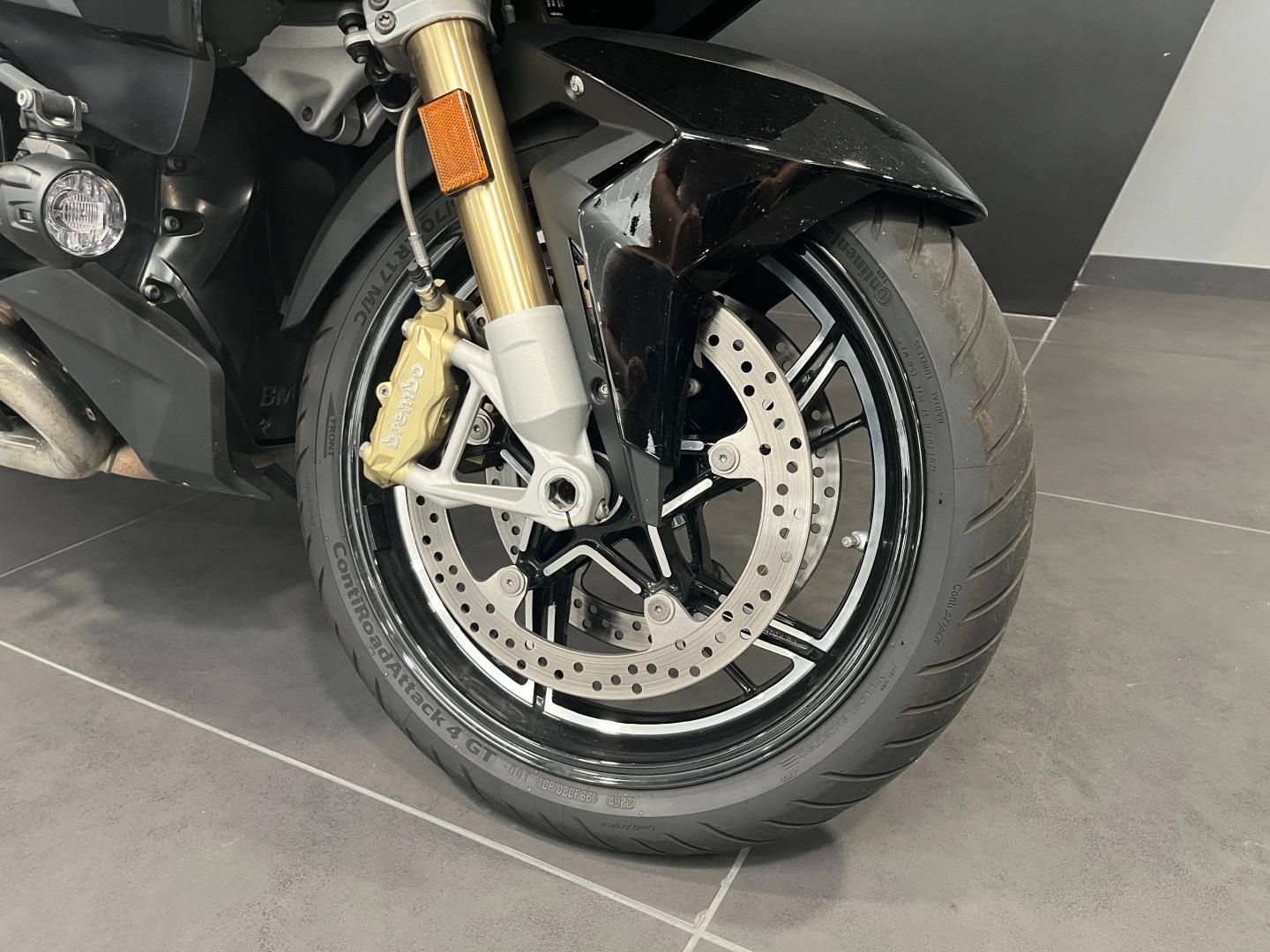 BMW R