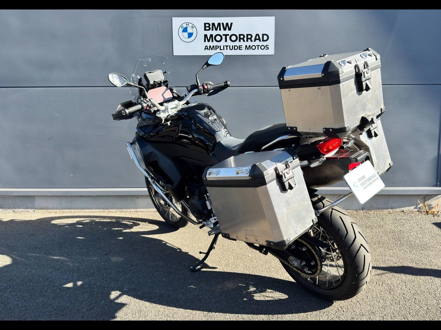 BMW F