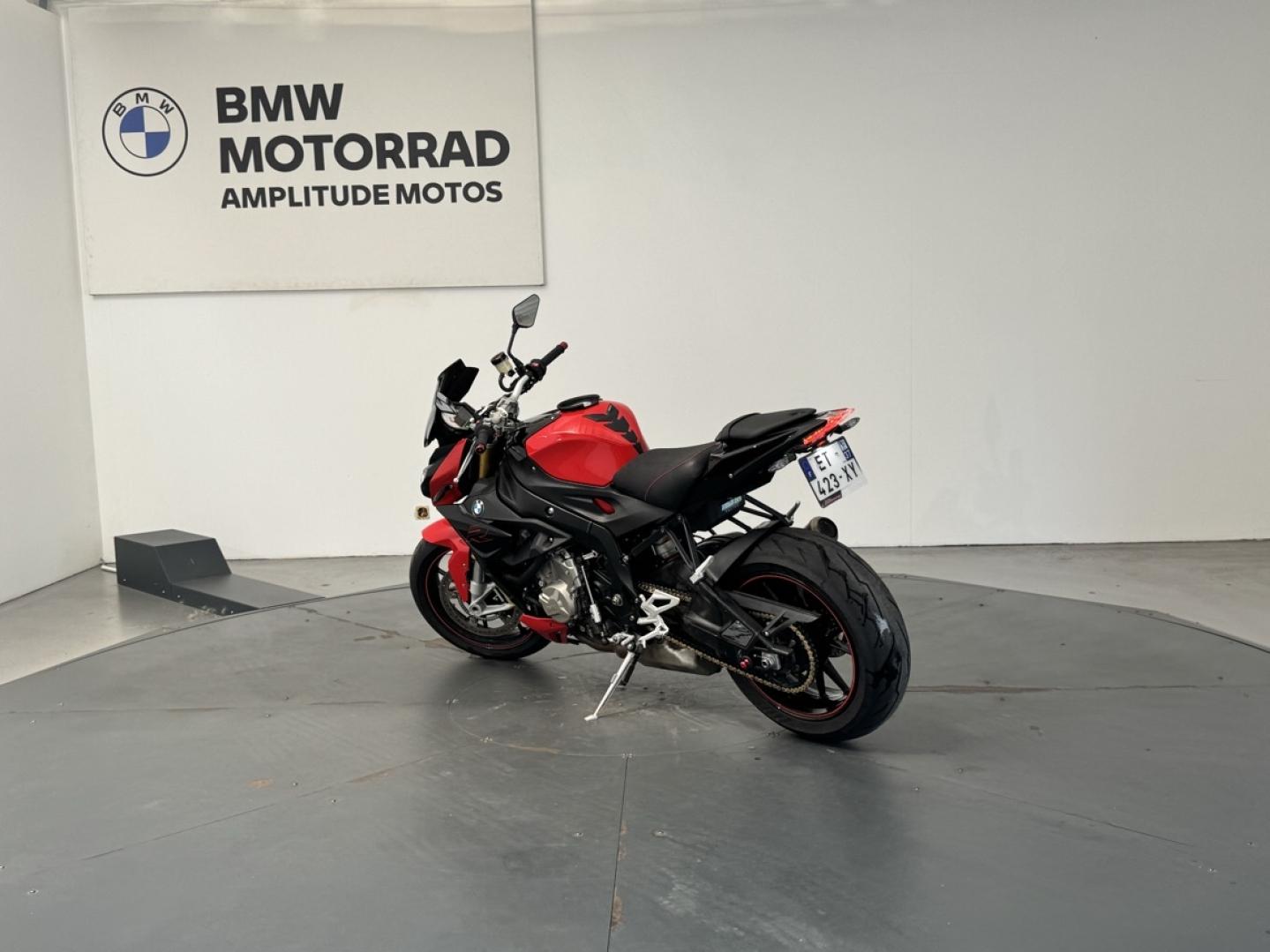BMW S