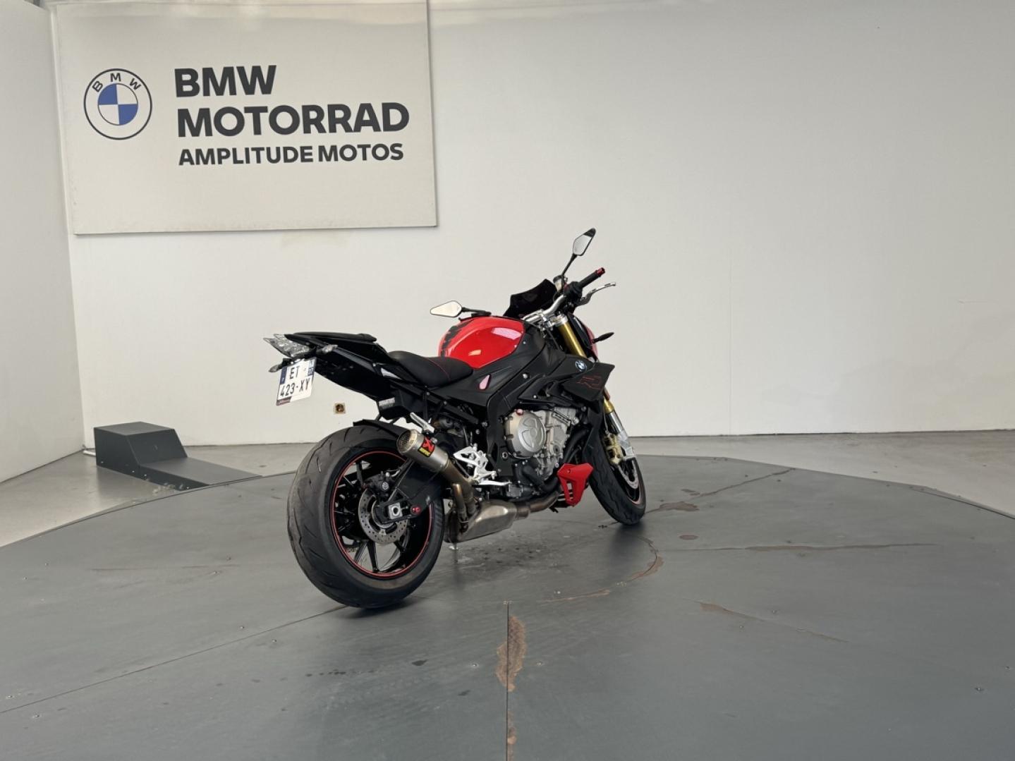 BMW S