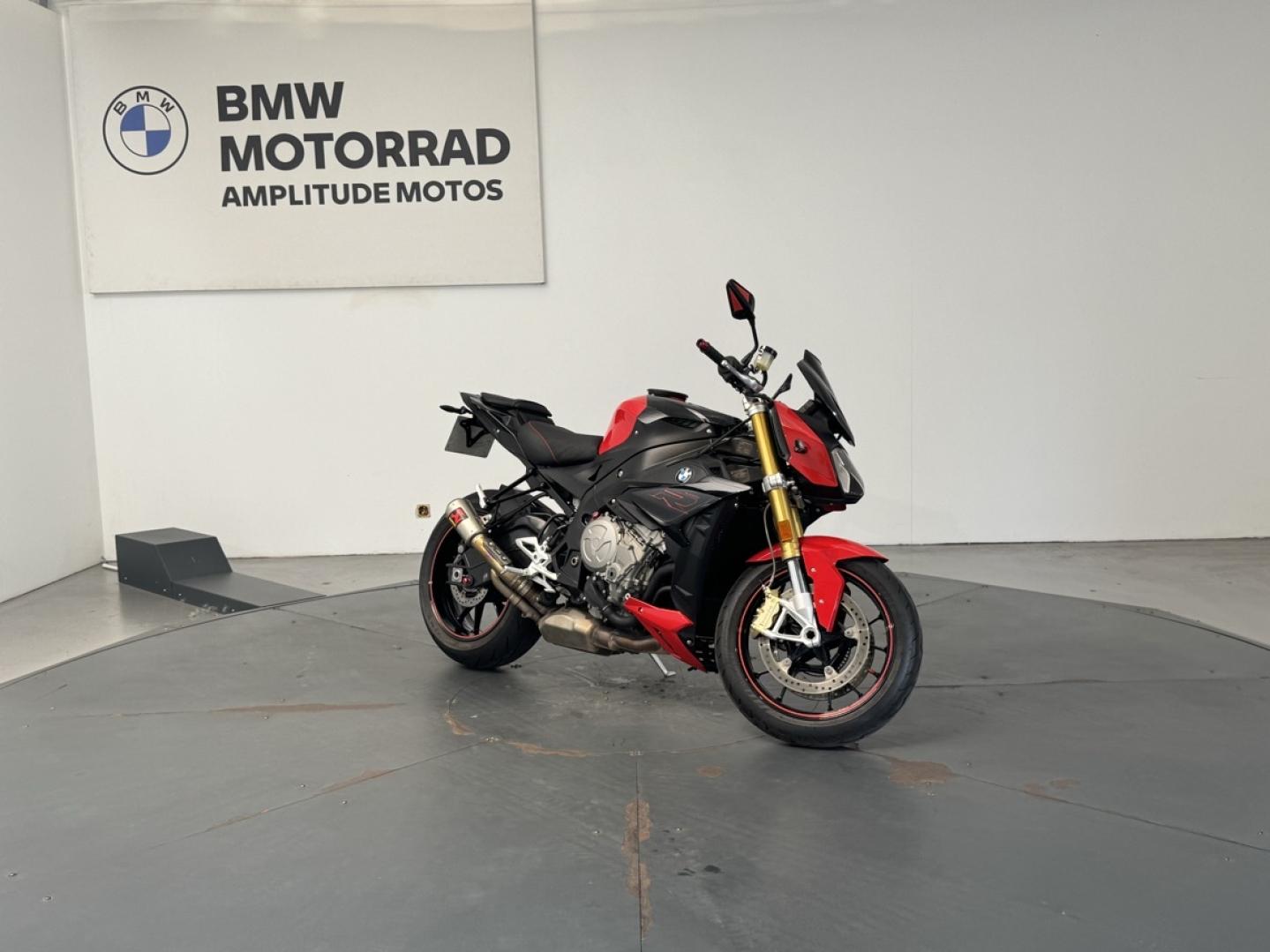 BMW S