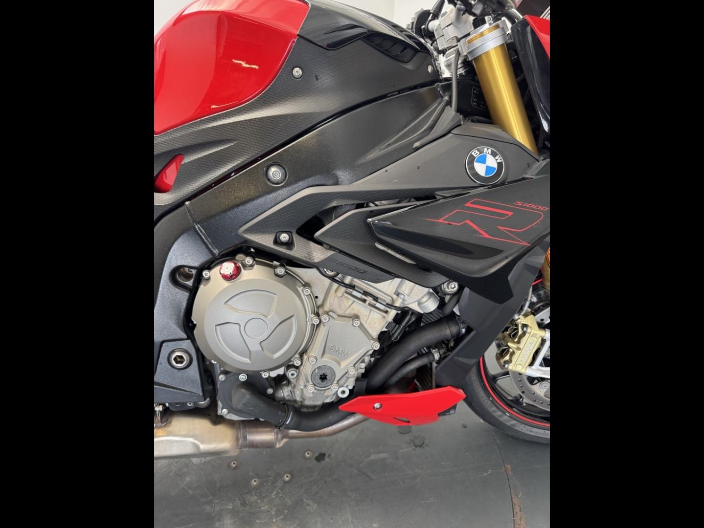 BMW S
