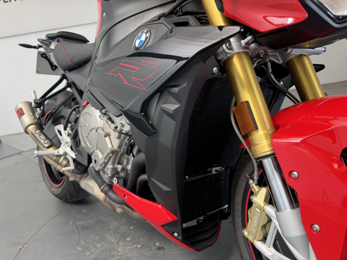 BMW S