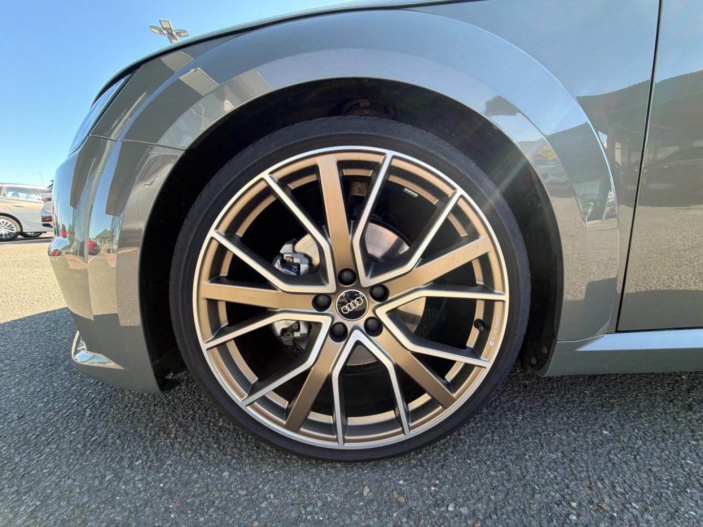 AUDI TT