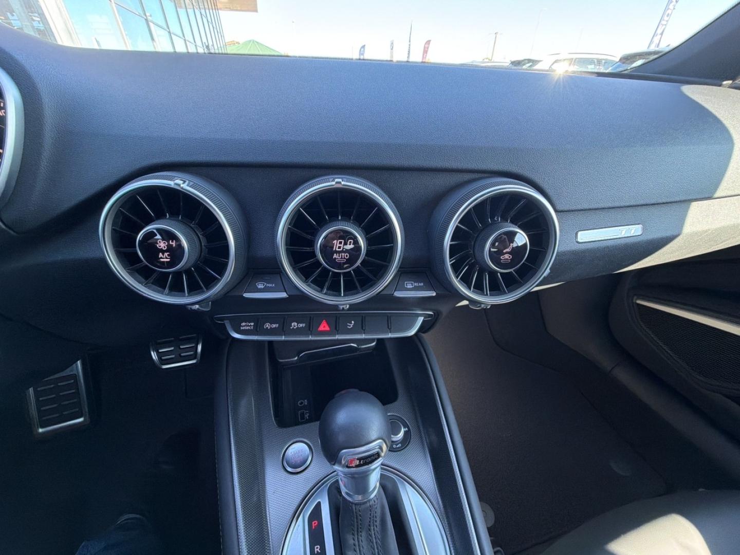 AUDI TT