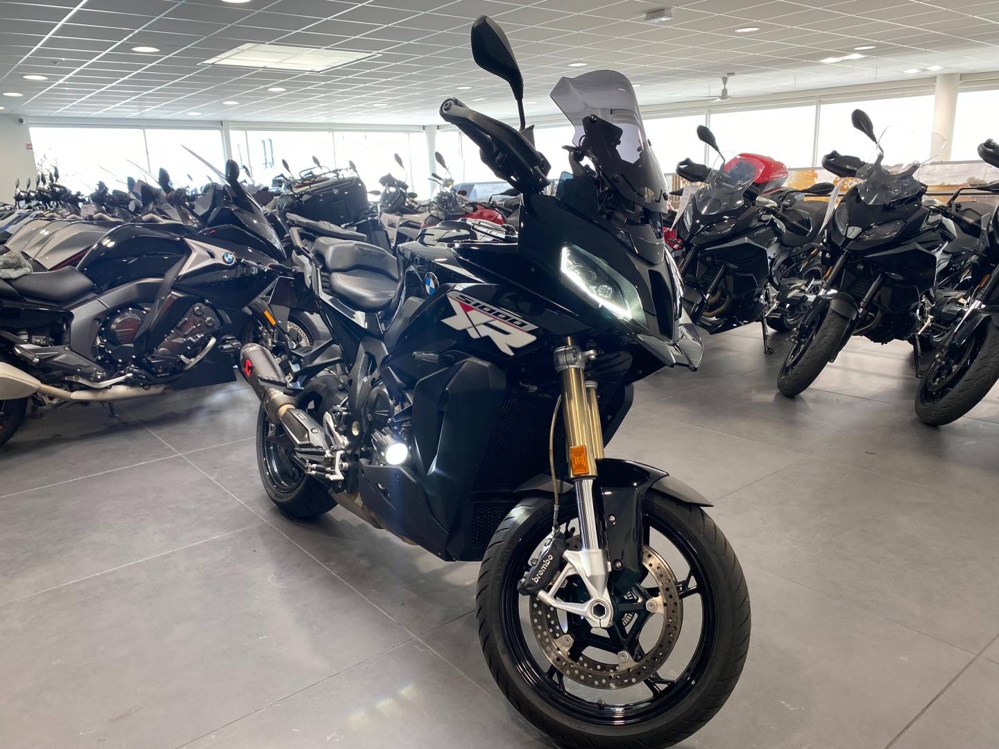 BMW S