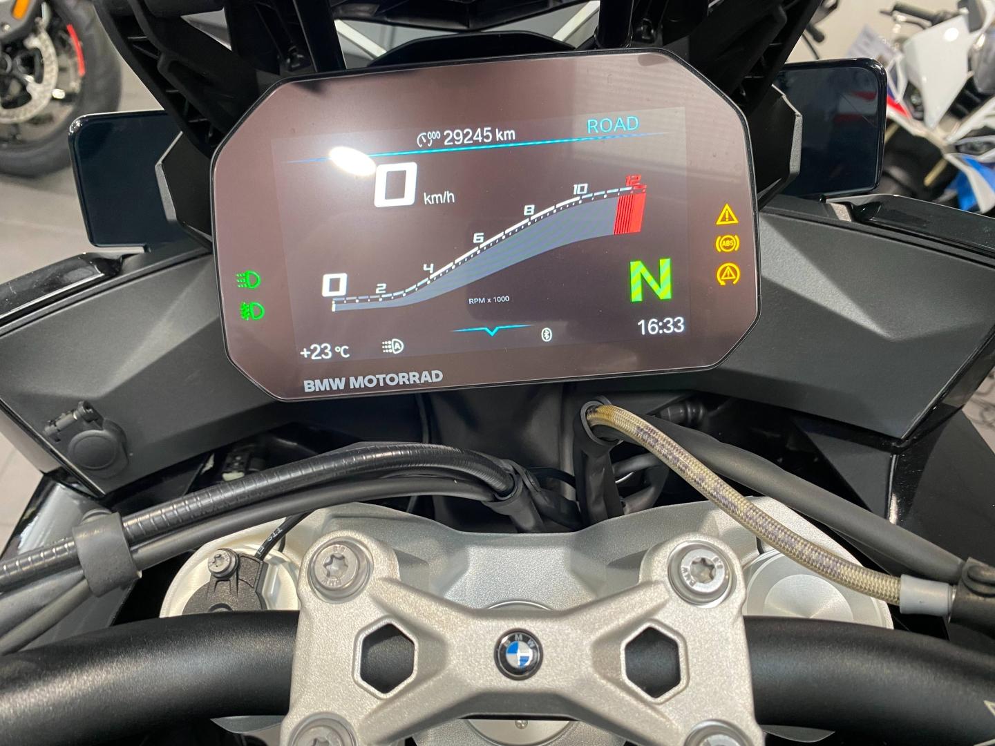 BMW S