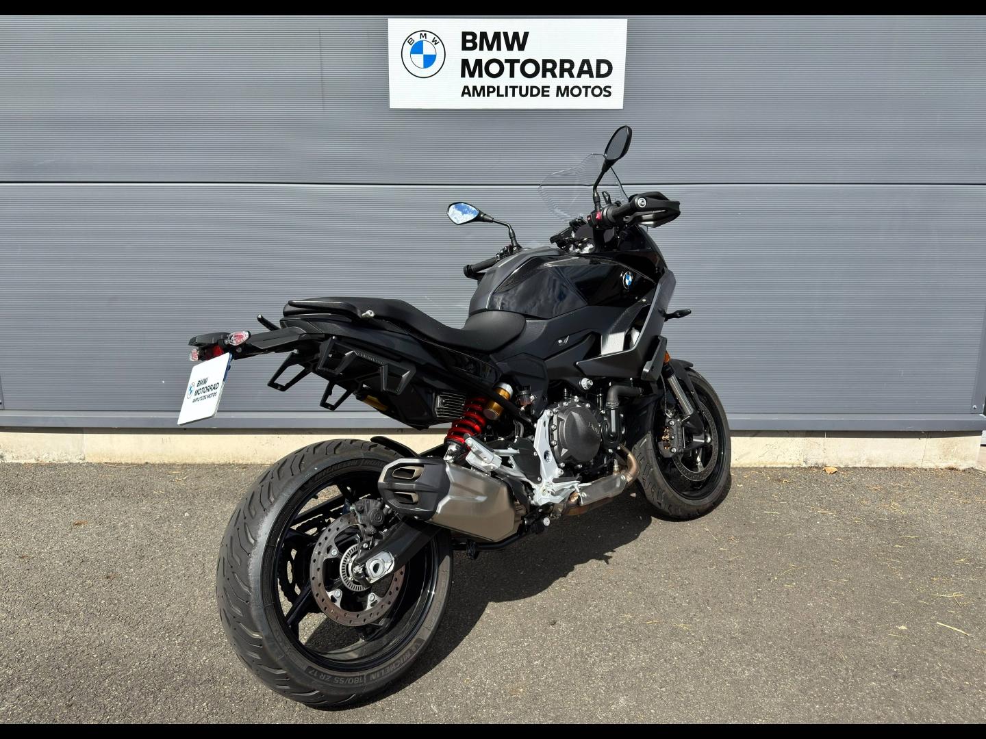 BMW F