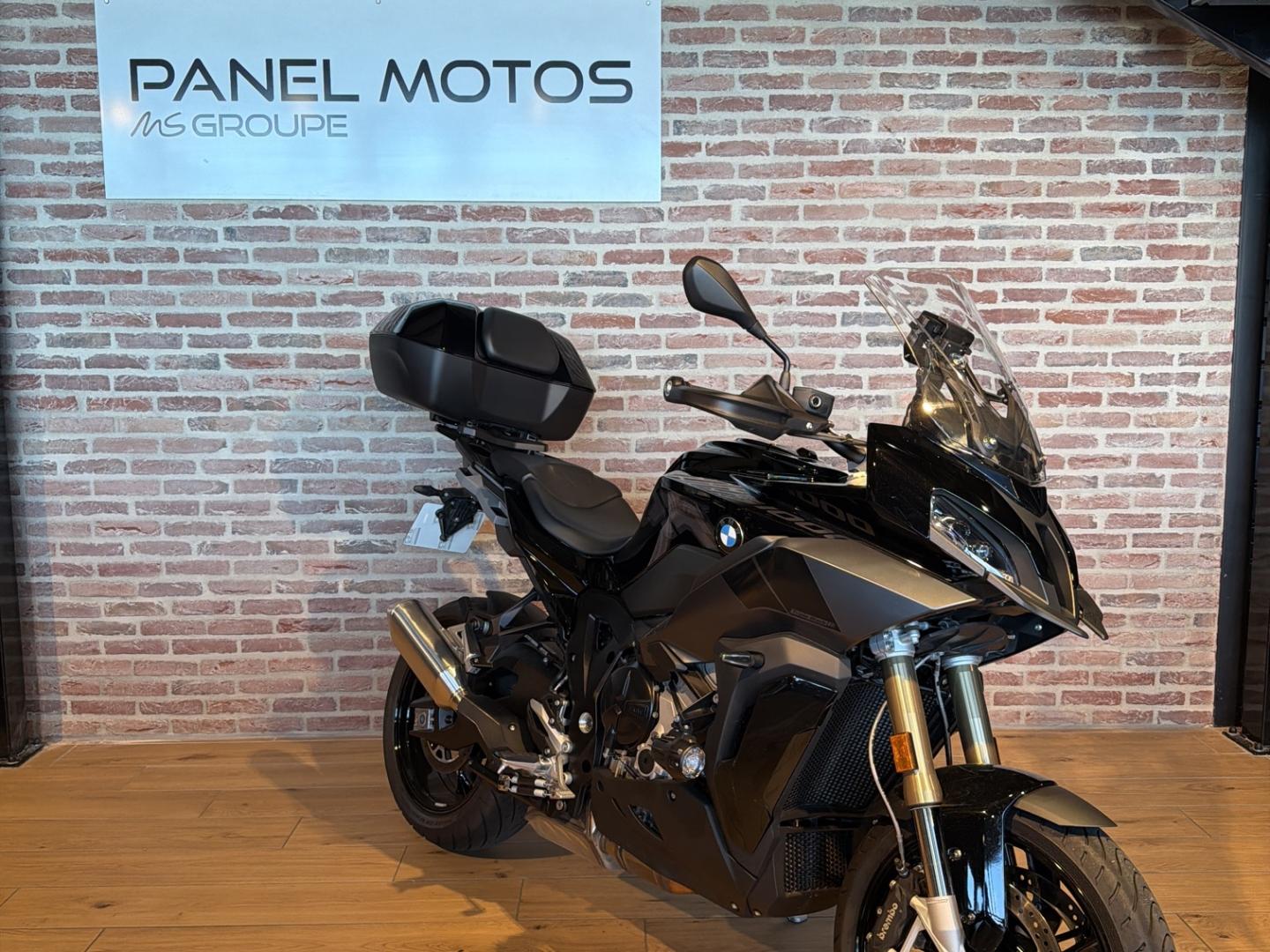 BMW S
