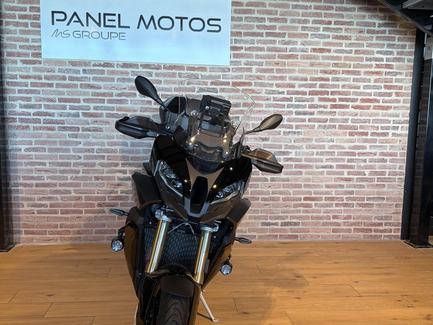 BMW S