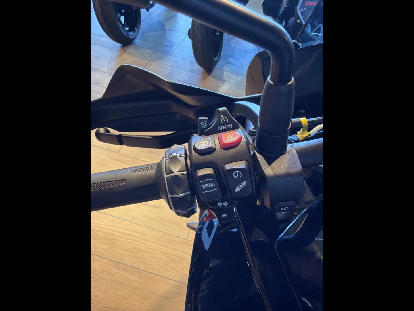BMW S