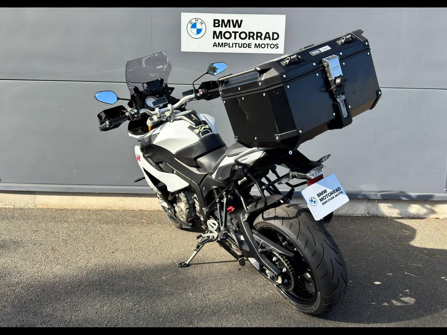 BMW S