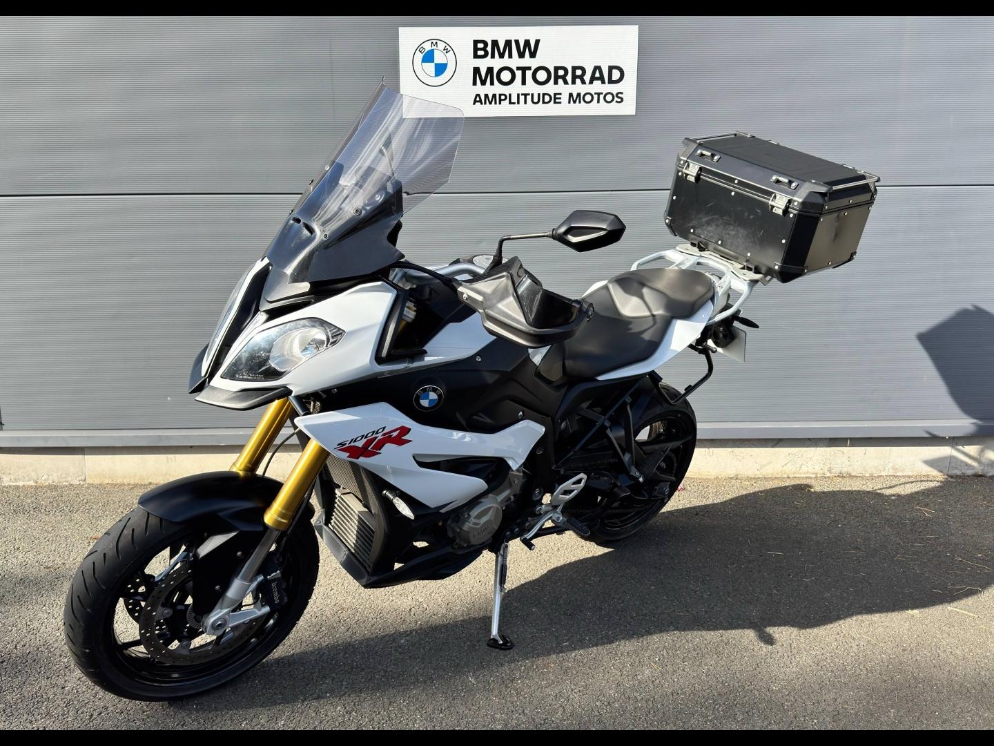 BMW S