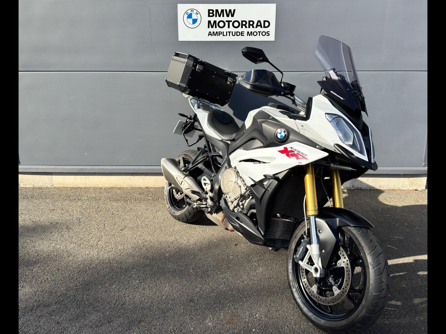 BMW S