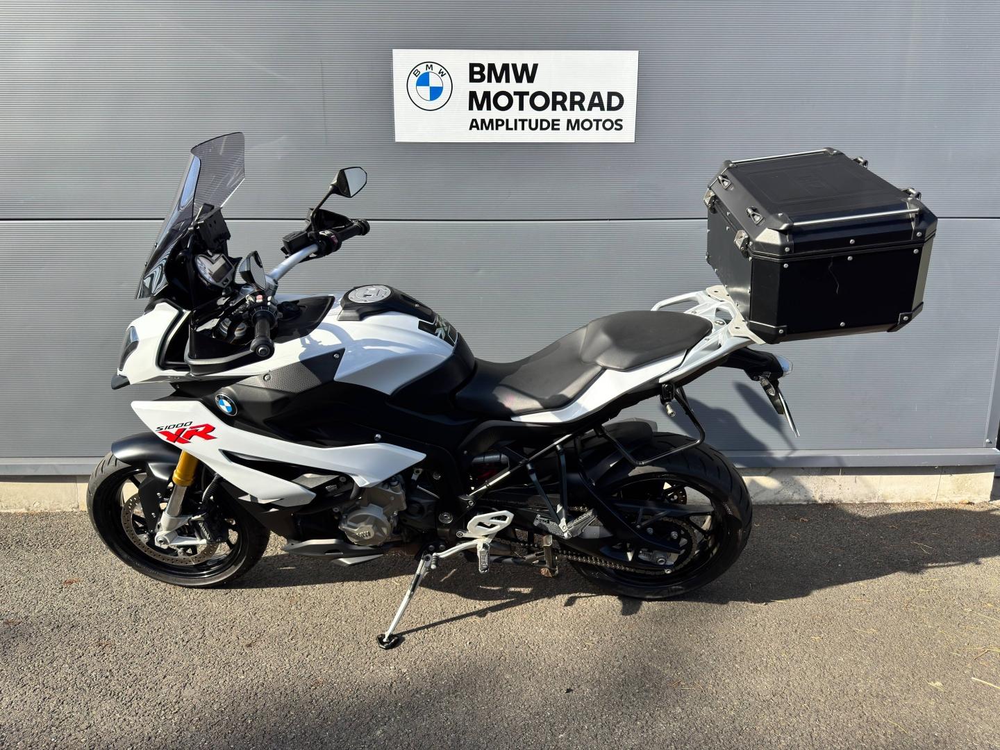 BMW S