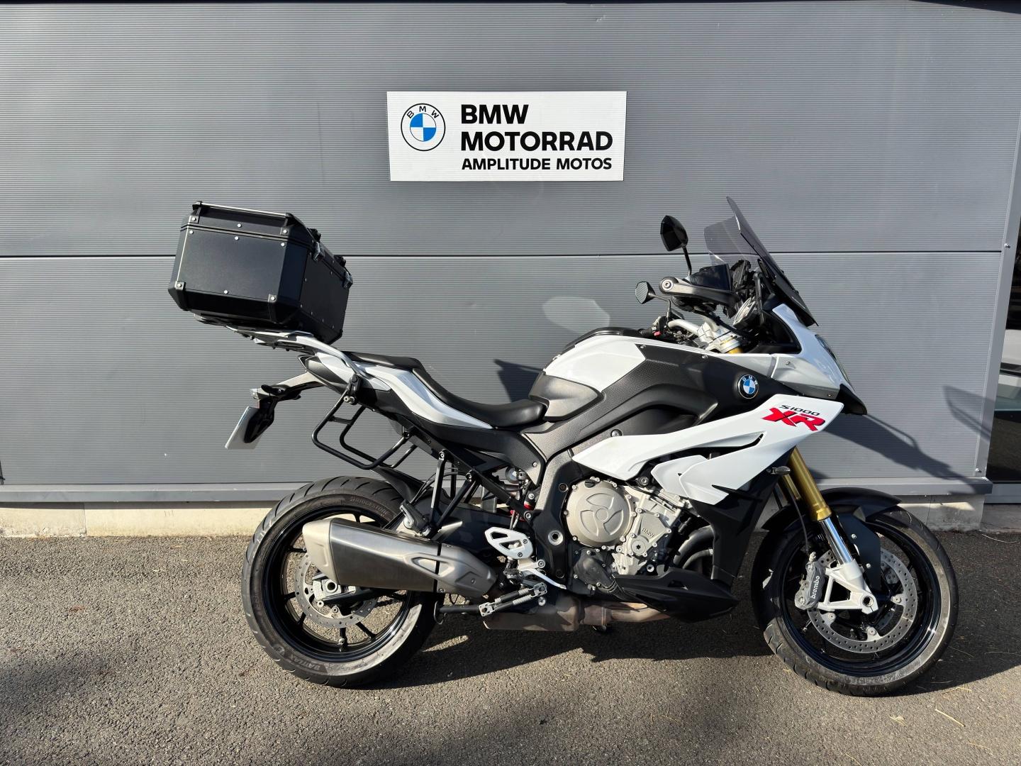 BMW S