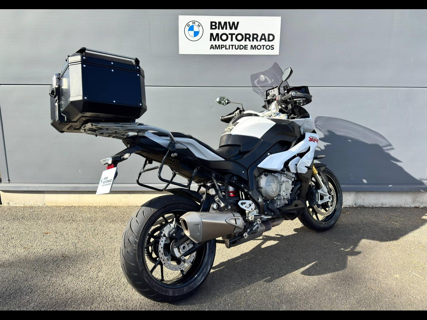 BMW S