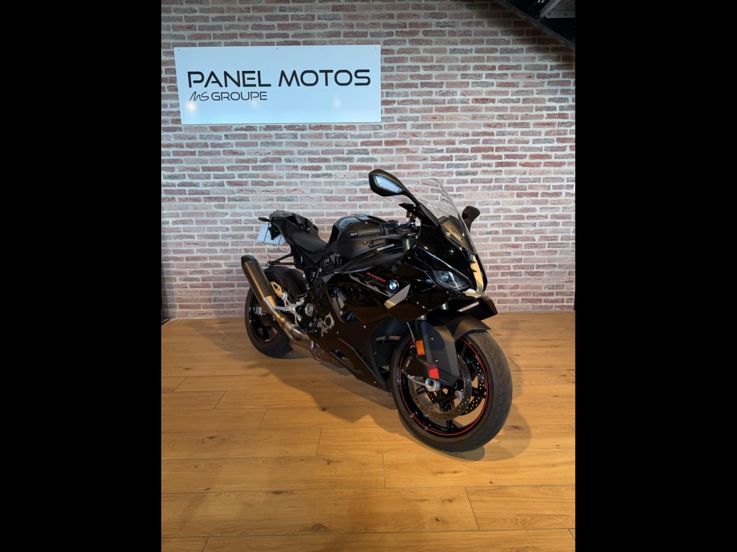 BMW S