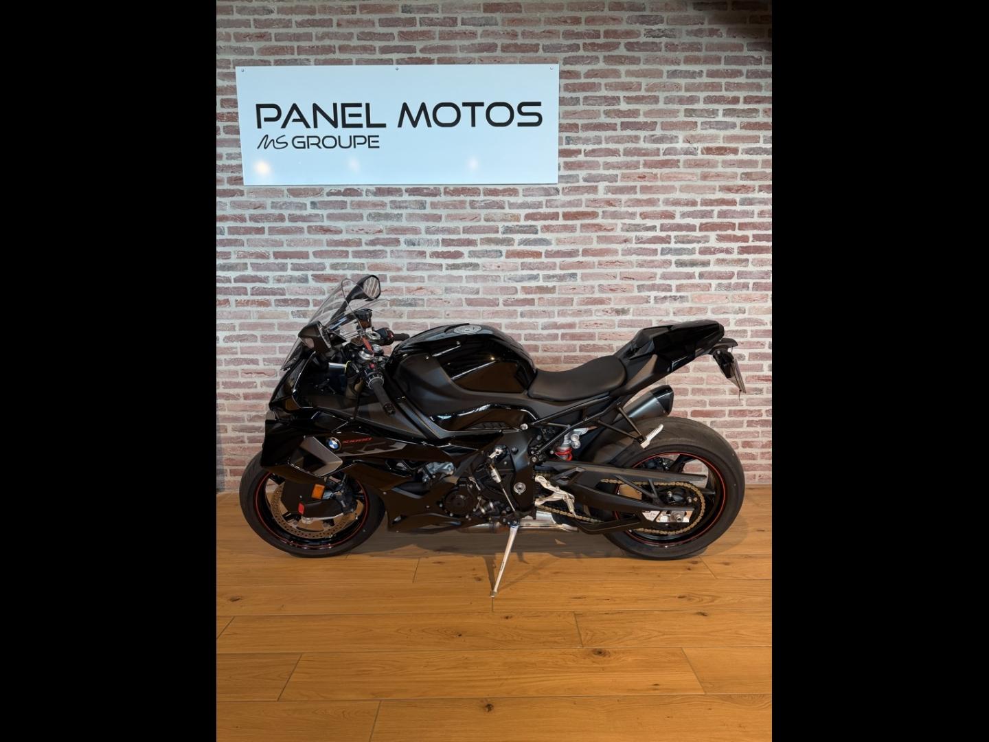 BMW S