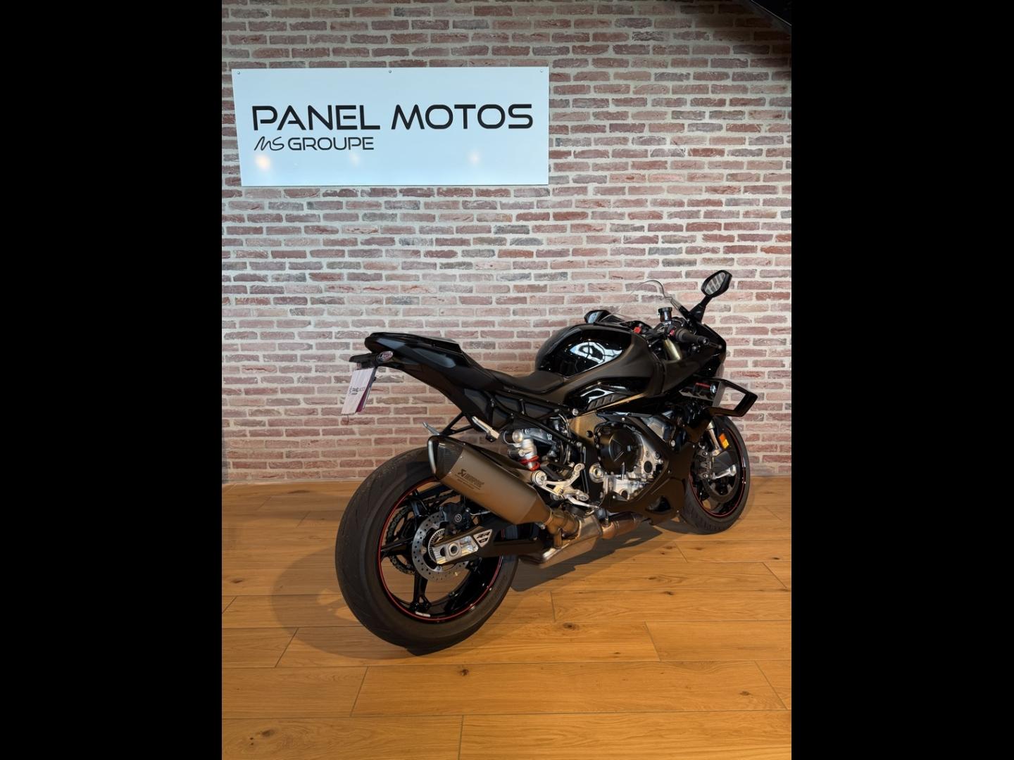 BMW S