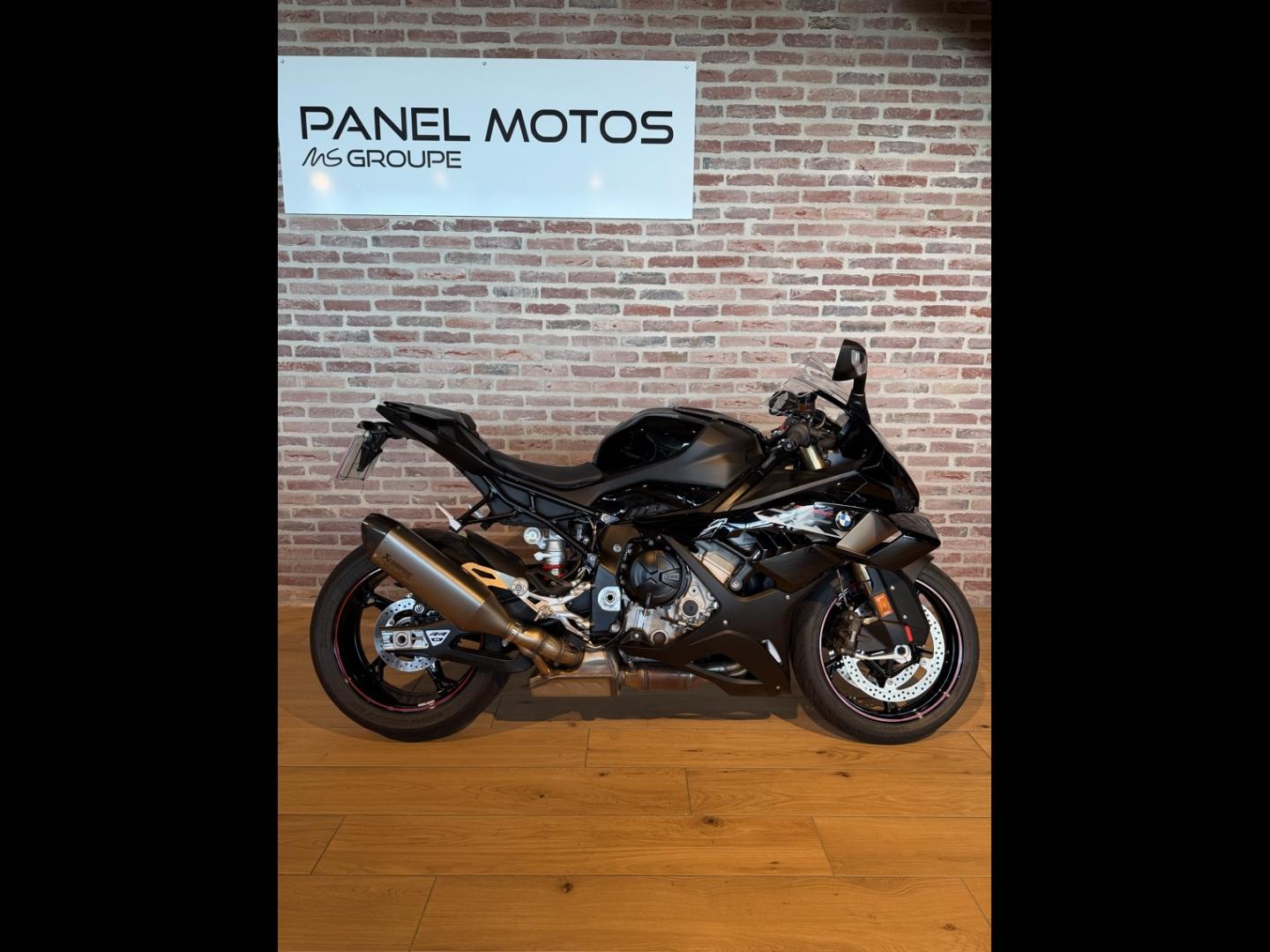 BMW S