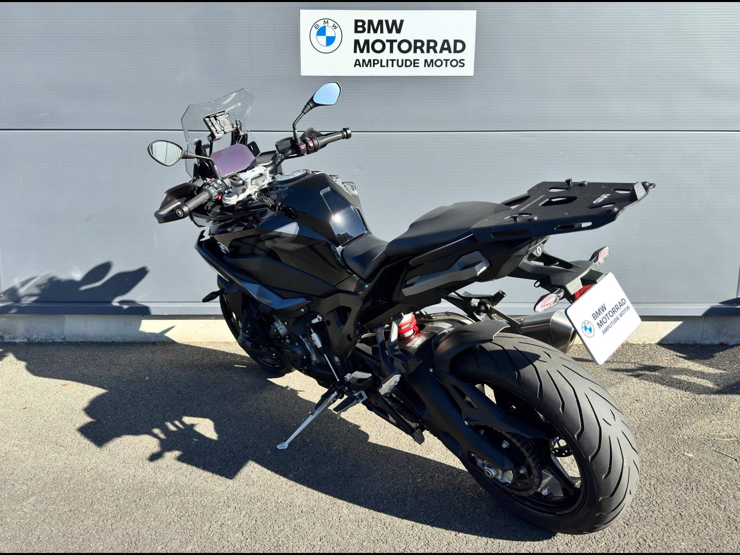 BMW S