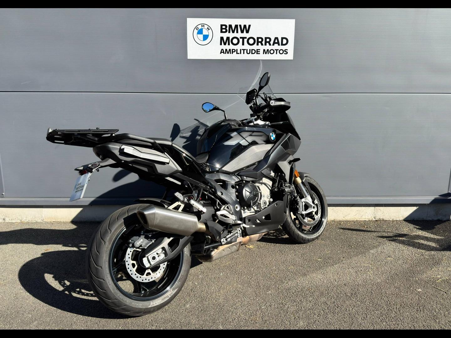 BMW S
