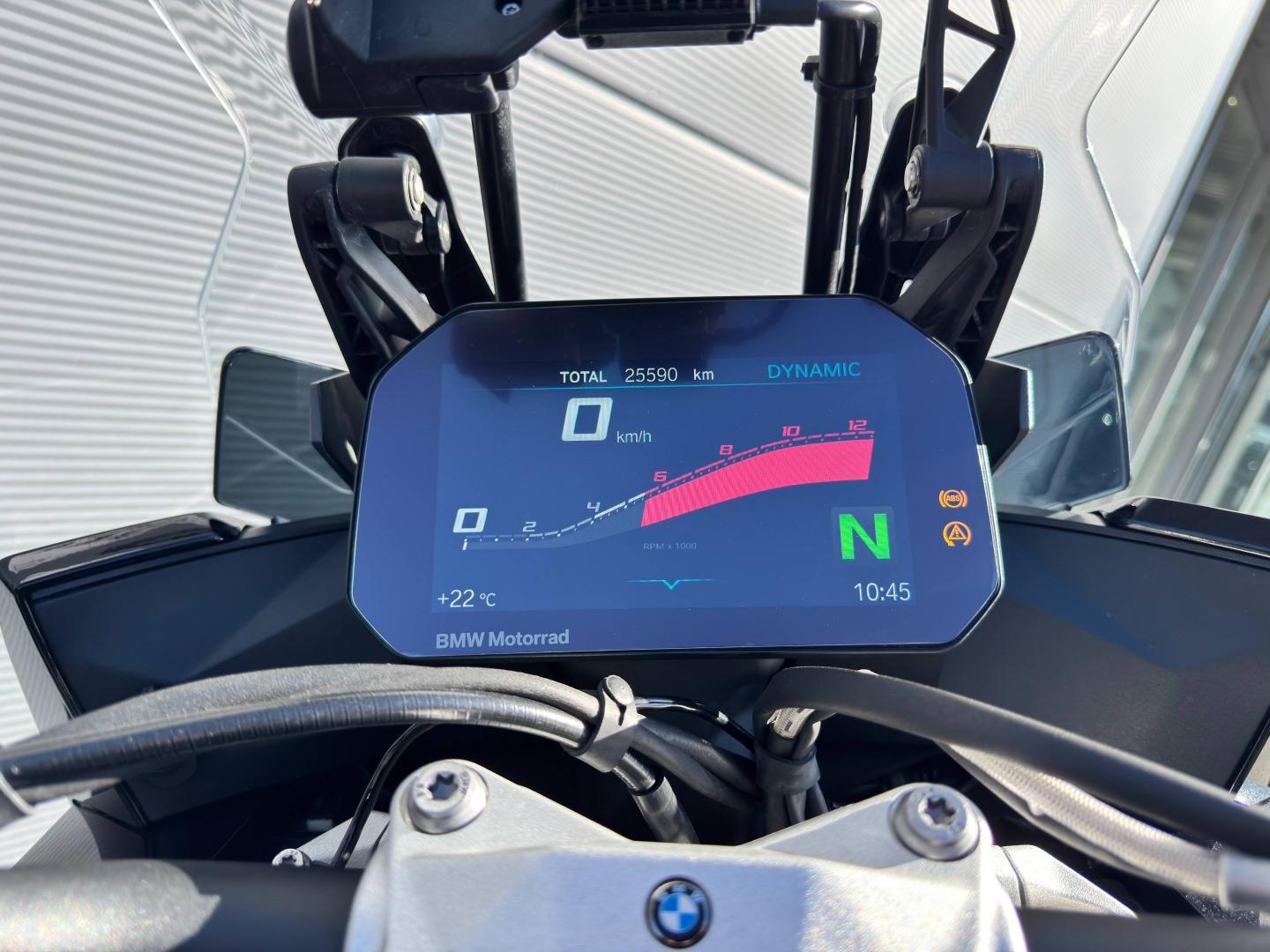 BMW S