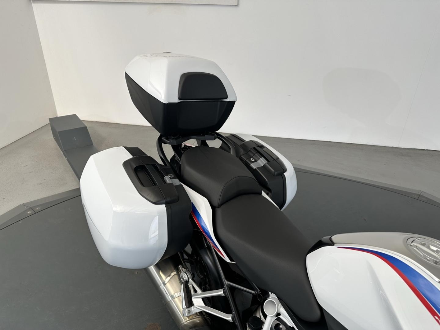 BMW R