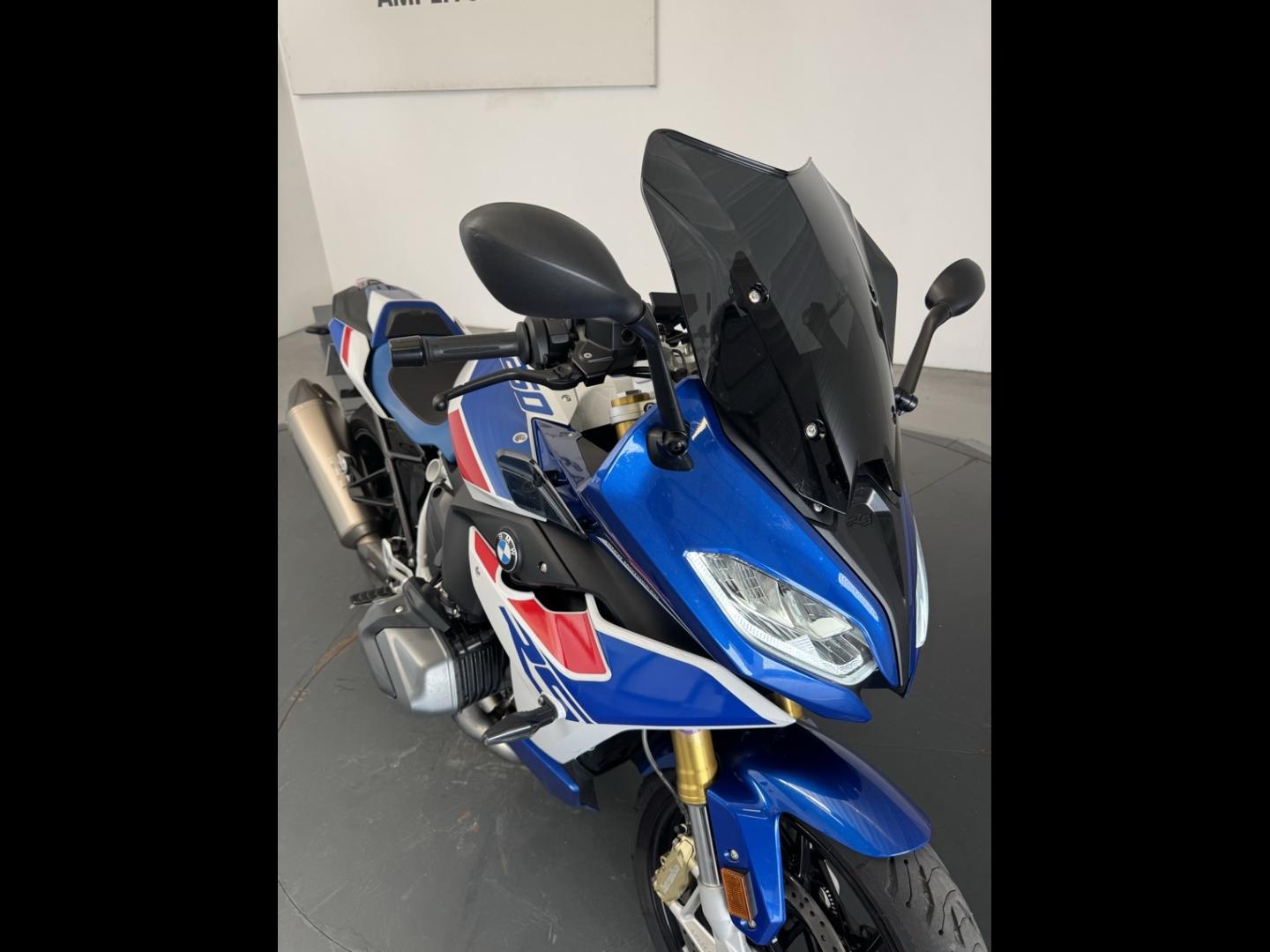 BMW R