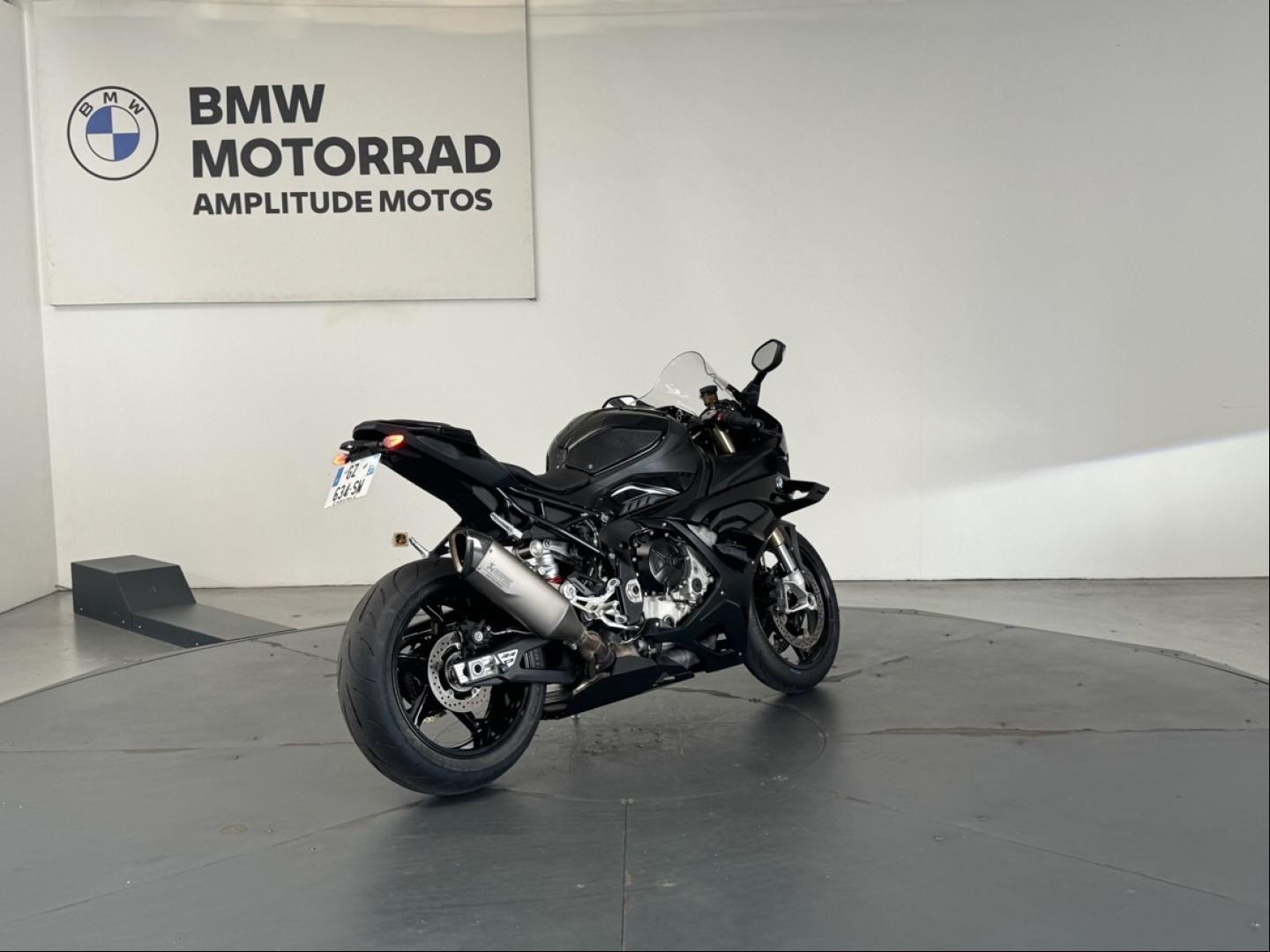 BMW S