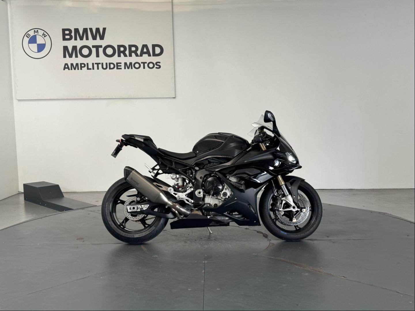 BMW S