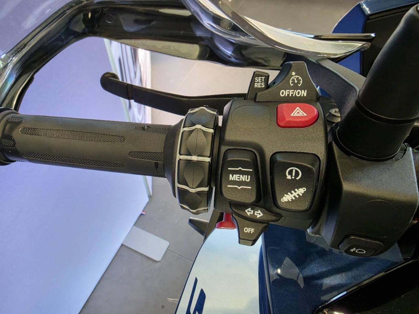 BMW S