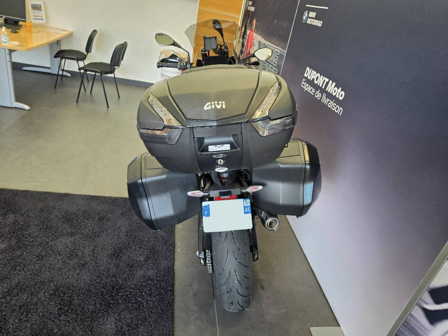 BMW S