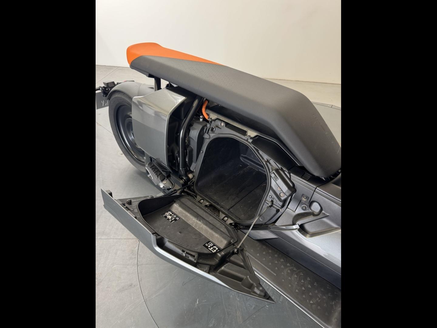 BMW C