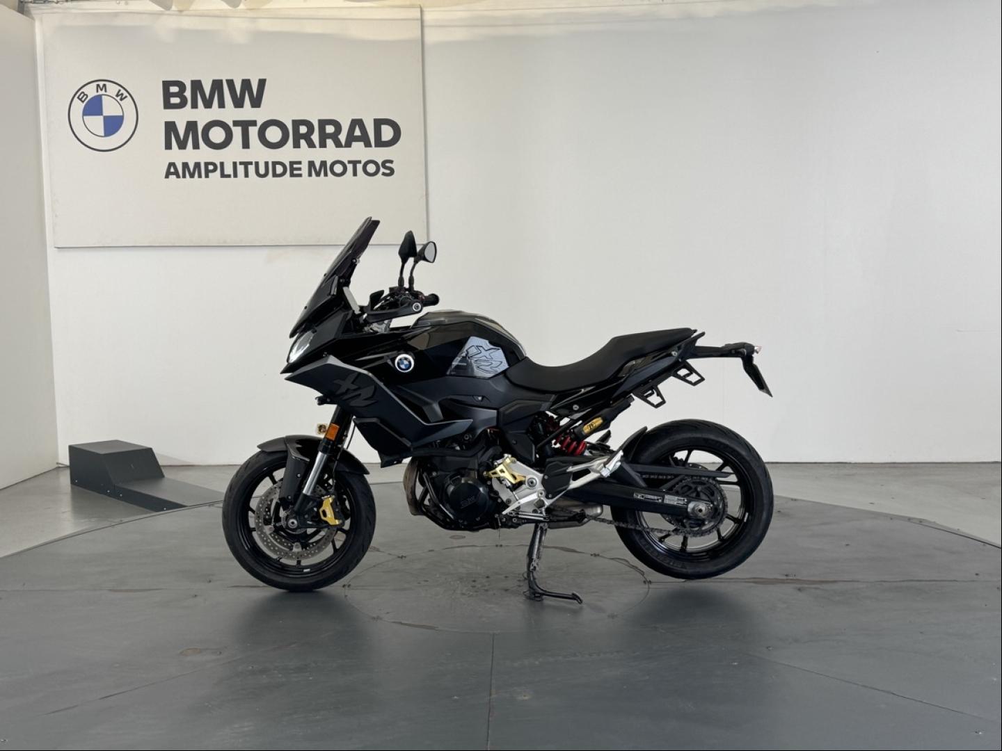 BMW F