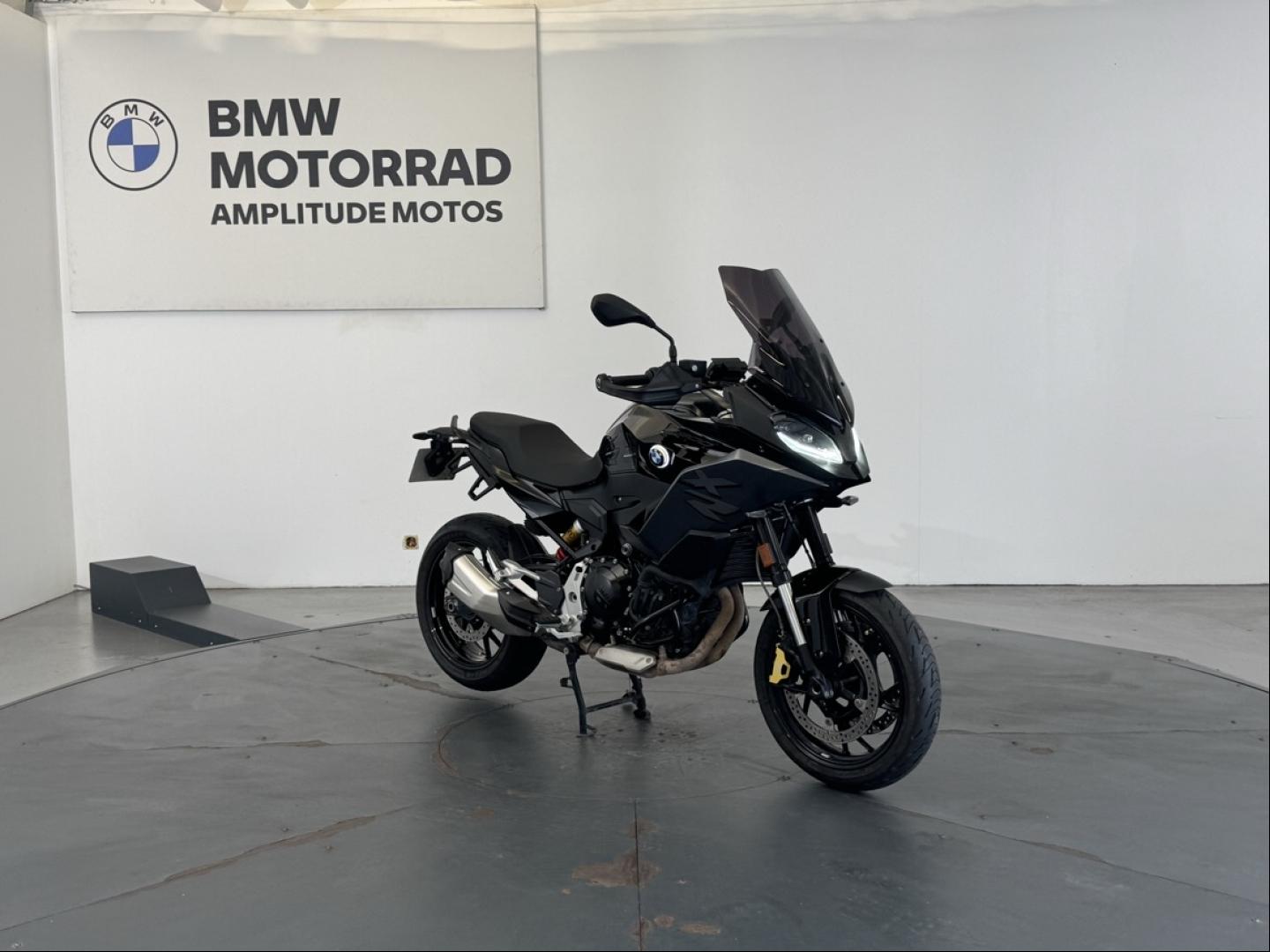 BMW F